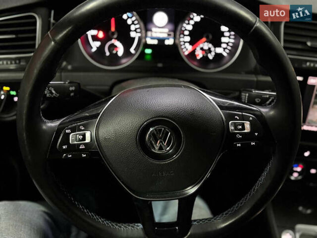 Серый Фольксваген e-Golf, объемом двигателя 0 л и пробегом 100 тыс. км за 10999 $, фото 13 на Automoto.ua