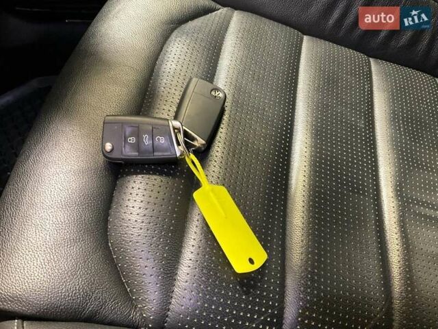 Серый Фольксваген e-Golf, объемом двигателя 0 л и пробегом 113 тыс. км за 14400 $, фото 17 на Automoto.ua