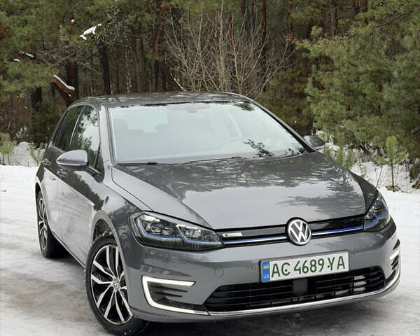 Серый Фольксваген e-Golf, объемом двигателя 0 л и пробегом 159 тыс. км за 12300 $, фото 3 на Automoto.ua