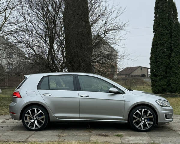 Серый Фольксваген e-Golf, объемом двигателя 0 л и пробегом 61 тыс. км за 14500 $, фото 1 на Automoto.ua
