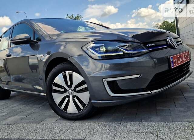 Серый Фольксваген e-Golf, объемом двигателя 0 л и пробегом 53 тыс. км за 15500 $, фото 1 на Automoto.ua