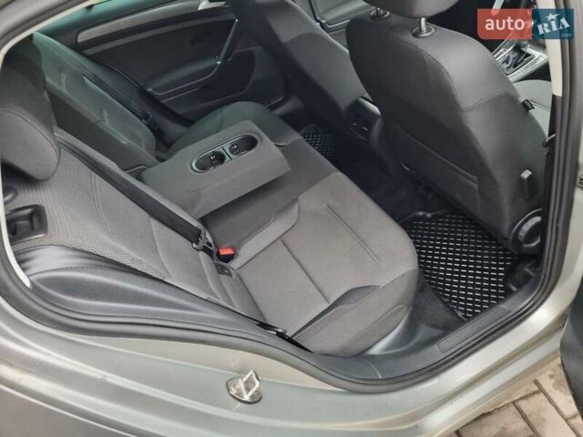 Серый Фольксваген e-Golf, объемом двигателя 0 л и пробегом 95 тыс. км за 12450 $, фото 48 на Automoto.ua