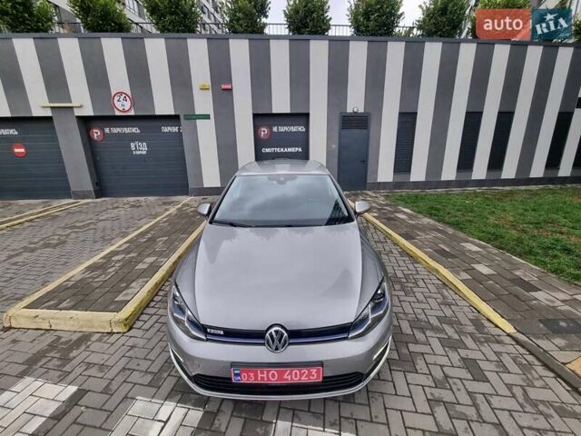 Серый Фольксваген e-Golf, объемом двигателя 0 л и пробегом 95 тыс. км за 12450 $, фото 13 на Automoto.ua