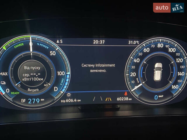 Серый Фольксваген e-Golf, объемом двигателя 0 л и пробегом 60 тыс. км за 16500 $, фото 20 на Automoto.ua
