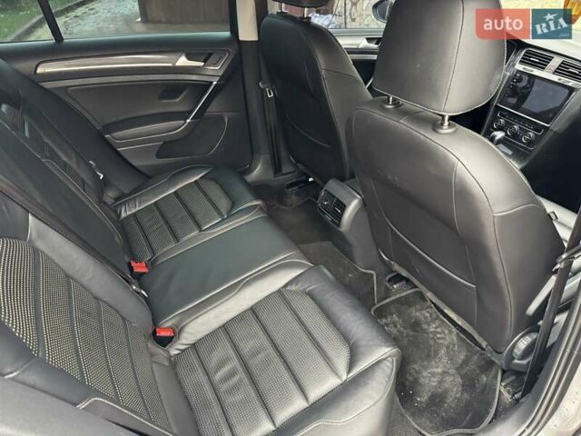 Серый Фольксваген e-Golf, объемом двигателя 0 л и пробегом 202 тыс. км за 13700 $, фото 11 на Automoto.ua