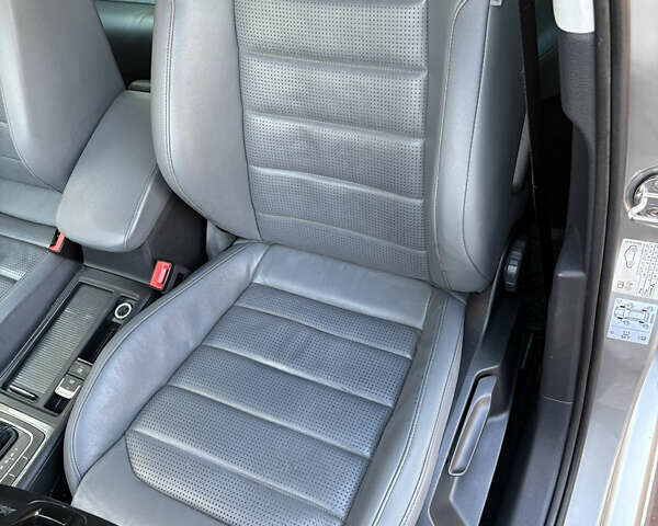 Серый Фольксваген e-Golf, объемом двигателя 0 л и пробегом 148 тыс. км за 12250 $, фото 17 на Automoto.ua