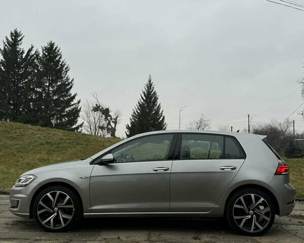 Серый Фольксваген e-Golf, объемом двигателя 0 л и пробегом 61 тыс. км за 14500 $, фото 5 на Automoto.ua