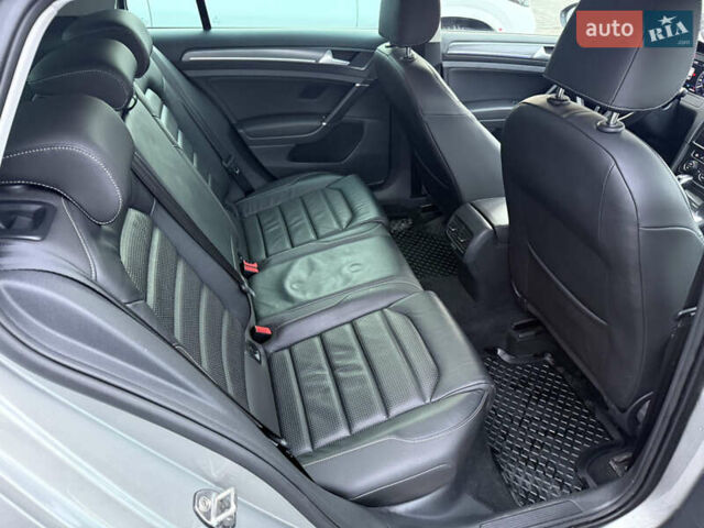 Серый Фольксваген e-Golf, объемом двигателя 0 л и пробегом 129 тыс. км за 12300 $, фото 51 на Automoto.ua
