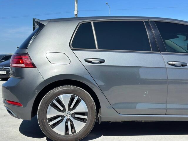 Серый Фольксваген e-Golf, объемом двигателя 0 л и пробегом 89 тыс. км за 13990 $, фото 13 на Automoto.ua