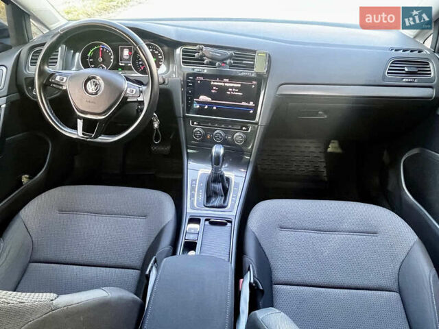 Серый Фольксваген e-Golf, объемом двигателя 0 л и пробегом 158 тыс. км за 13400 $, фото 9 на Automoto.ua