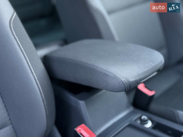 Сірий Фольксваген e-Golf, об'ємом двигуна 0 л та пробігом 112 тис. км за 15900 $, фото 40 на Automoto.ua