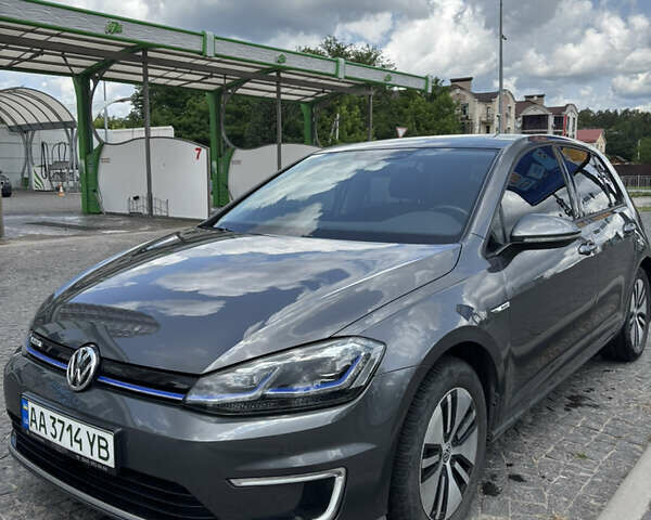 Серый Фольксваген e-Golf, объемом двигателя 0 л и пробегом 86 тыс. км за 13500 $, фото 8 на Automoto.ua