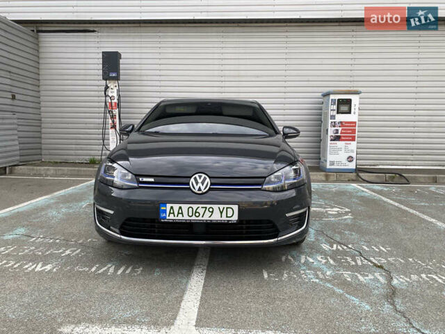 Серый Фольксваген e-Golf, объемом двигателя 0 л и пробегом 60 тыс. км за 16500 $, фото 27 на Automoto.ua