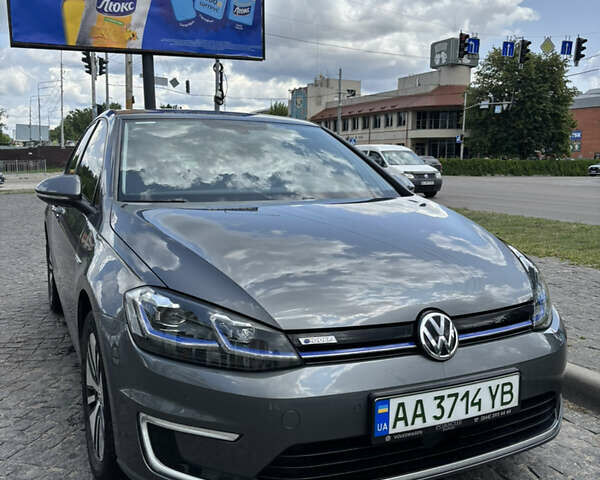 Серый Фольксваген e-Golf, объемом двигателя 0 л и пробегом 86 тыс. км за 13500 $, фото 10 на Automoto.ua