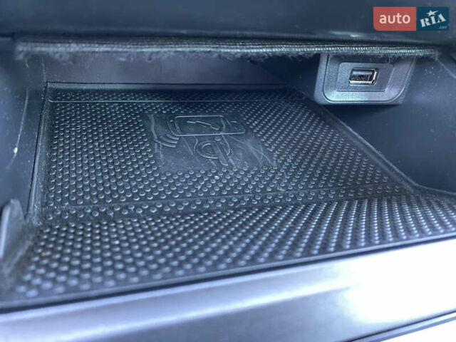 Серый Фольксваген e-Golf, объемом двигателя 0 л и пробегом 130 тыс. км за 13800 $, фото 22 на Automoto.ua