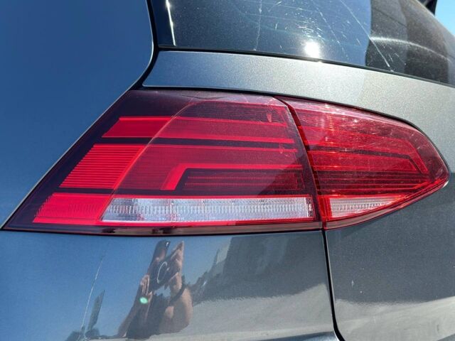 Серый Фольксваген e-Golf, объемом двигателя 0 л и пробегом 89 тыс. км за 13990 $, фото 8 на Automoto.ua