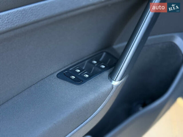 Сірий Фольксваген e-Golf, об'ємом двигуна 0 л та пробігом 112 тис. км за 15900 $, фото 48 на Automoto.ua