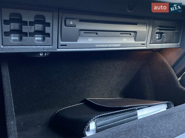 Серый Фольксваген e-Golf, объемом двигателя 0 л и пробегом 130 тыс. км за 13800 $, фото 52 на Automoto.ua
