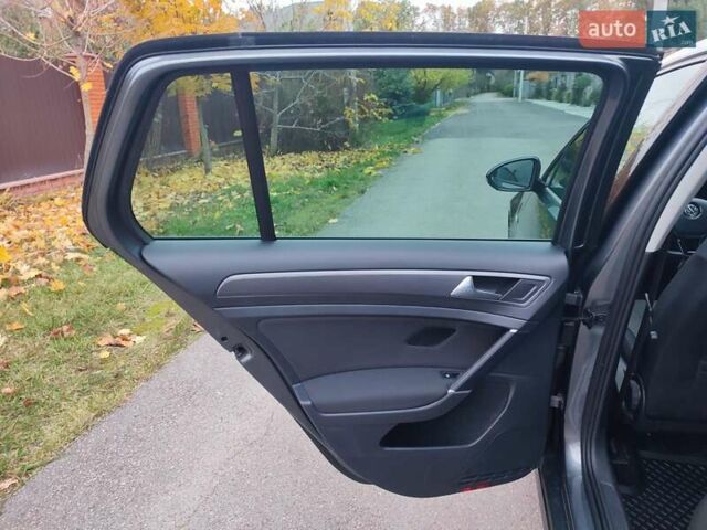 Сірий Фольксваген e-Golf, об'ємом двигуна 0 л та пробігом 126 тис. км за 12700 $, фото 34 на Automoto.ua