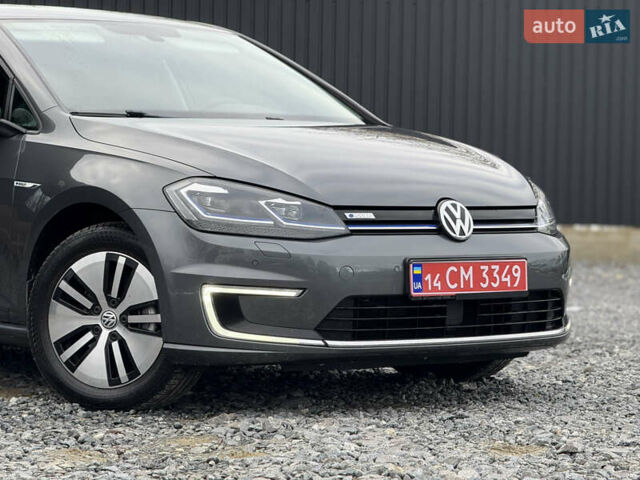 Серый Фольксваген e-Golf, объемом двигателя 0 л и пробегом 100 тыс. км за 13900 $, фото 8 на Automoto.ua