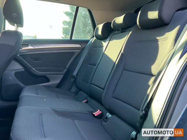 Серый Фольксваген e-Golf, объемом двигателя 36 л и пробегом 126 тыс. км за 15700 $, фото 11 на Automoto.ua