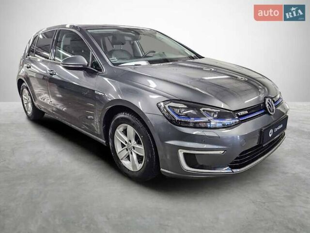 Серый Фольксваген e-Golf, объемом двигателя 0 л и пробегом 122 тыс. км за 12884 $, фото 7 на Automoto.ua