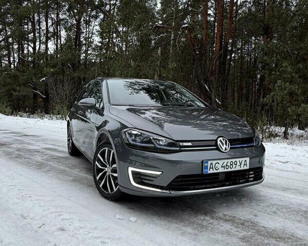 Серый Фольксваген e-Golf, объемом двигателя 0 л и пробегом 159 тыс. км за 12300 $, фото 13 на Automoto.ua