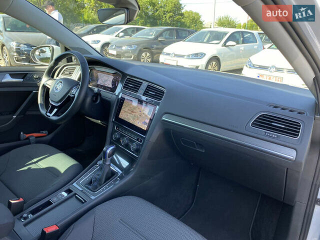 Серый Фольксваген e-Golf, объемом двигателя 0 л и пробегом 130 тыс. км за 13800 $, фото 58 на Automoto.ua