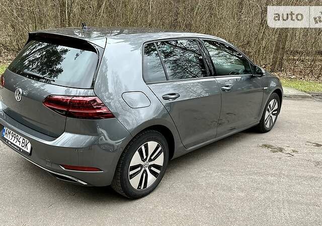 Серый Фольксваген e-Golf, объемом двигателя 0 л и пробегом 70 тыс. км за 23900 $, фото 4 на Automoto.ua