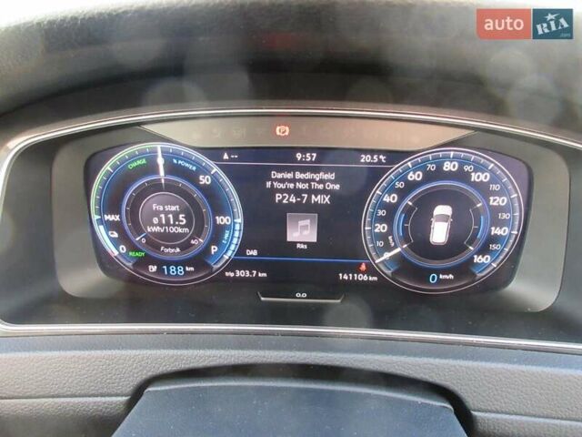 Серый Фольксваген e-Golf, объемом двигателя 0 л и пробегом 141 тыс. км за 13399 $, фото 7 на Automoto.ua