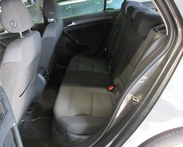 Серый Фольксваген e-Golf, объемом двигателя 0 л и пробегом 141 тыс. км за 13399 $, фото 12 на Automoto.ua