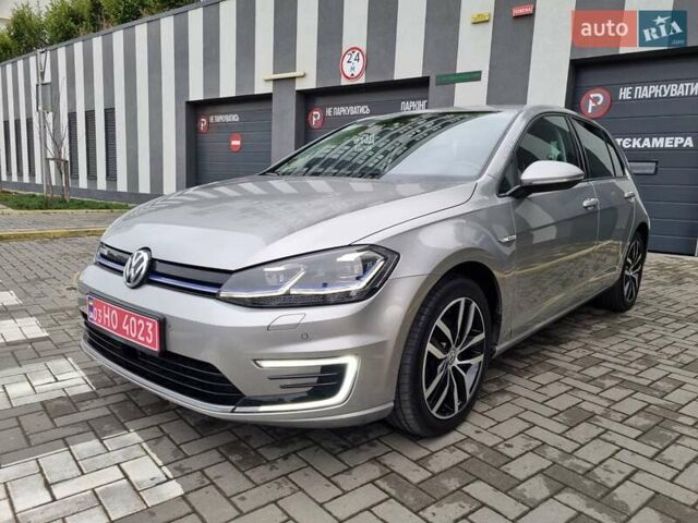 Серый Фольксваген e-Golf, объемом двигателя 0 л и пробегом 95 тыс. км за 12450 $, фото 2 на Automoto.ua