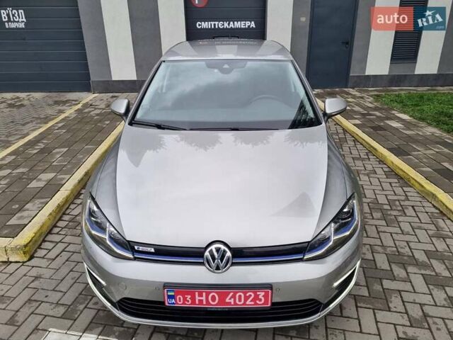Серый Фольксваген e-Golf, объемом двигателя 0 л и пробегом 95 тыс. км за 12450 $, фото 12 на Automoto.ua