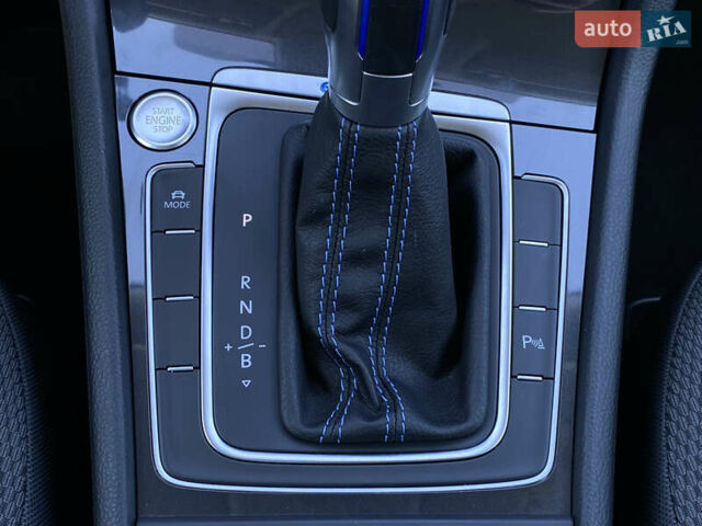 Серый Фольксваген e-Golf, объемом двигателя 0 л и пробегом 130 тыс. км за 13800 $, фото 24 на Automoto.ua