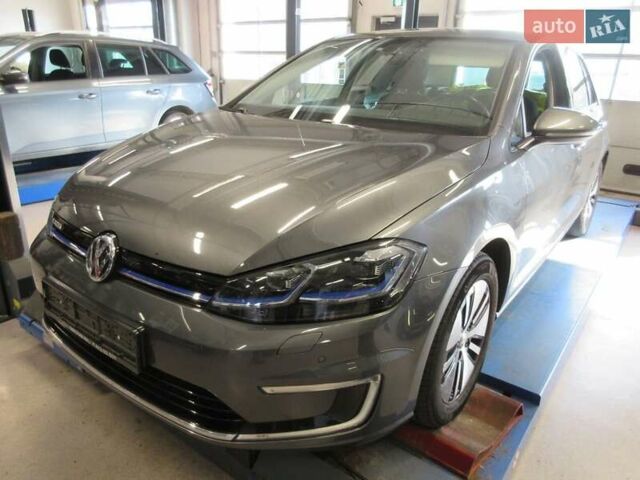 Серый Фольксваген e-Golf, объемом двигателя 0 л и пробегом 141 тыс. км за 13399 $, фото 3 на Automoto.ua