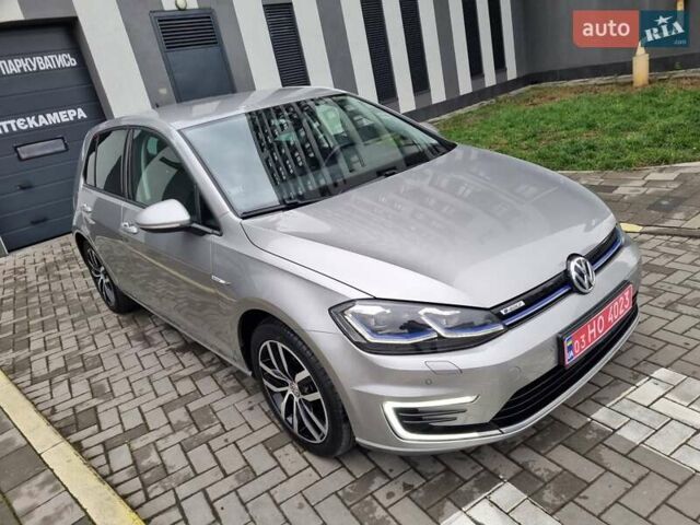 Серый Фольксваген e-Golf, объемом двигателя 0 л и пробегом 95 тыс. км за 12450 $, фото 24 на Automoto.ua