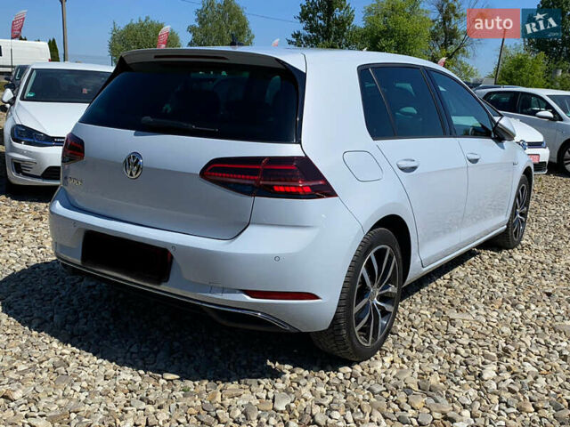 Серый Фольксваген e-Golf, объемом двигателя 0 л и пробегом 130 тыс. км за 13800 $, фото 91 на Automoto.ua