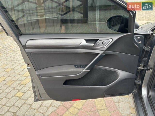 Серый Фольксваген e-Golf, объемом двигателя 0 л и пробегом 75 тыс. км за 12650 $, фото 25 на Automoto.ua