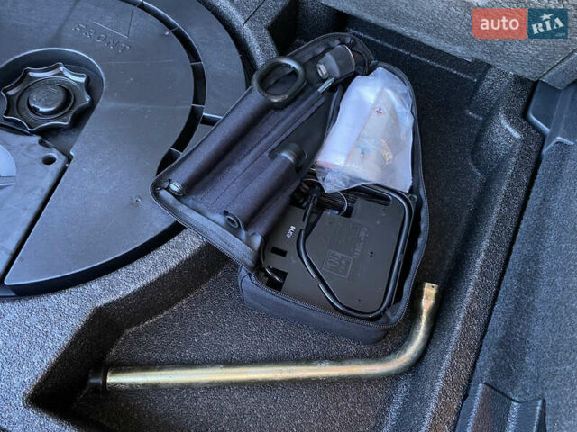 Серый Фольксваген e-Golf, объемом двигателя 0 л и пробегом 130 тыс. км за 13800 $, фото 74 на Automoto.ua