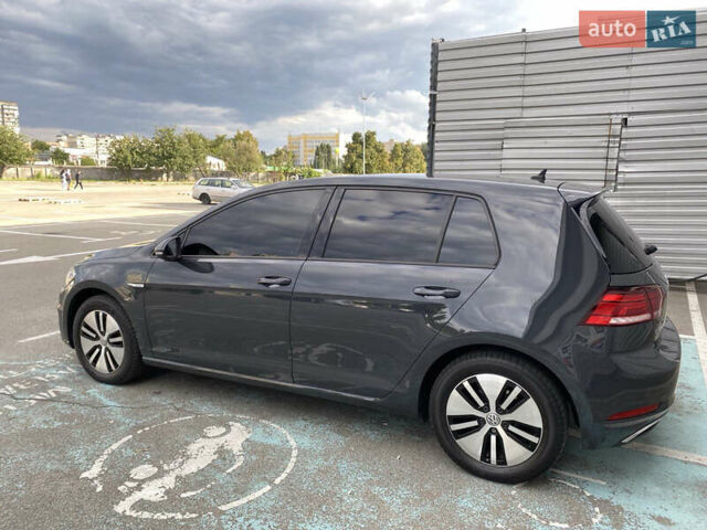 Серый Фольксваген e-Golf, объемом двигателя 0 л и пробегом 60 тыс. км за 16500 $, фото 24 на Automoto.ua