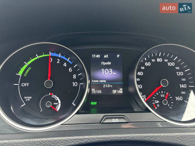 Серый Фольксваген e-Golf, объемом двигателя 0 л и пробегом 75 тыс. км за 12650 $, фото 28 на Automoto.ua