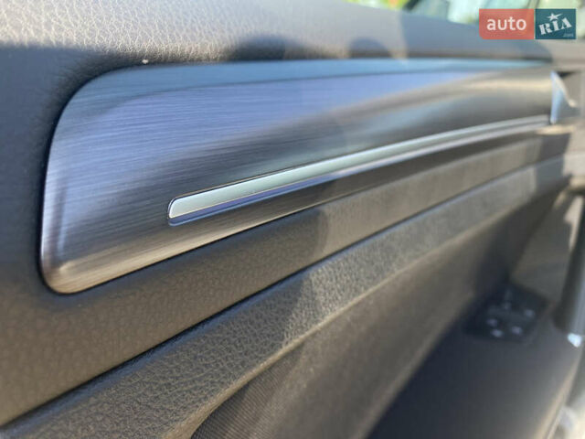 Серый Фольксваген e-Golf, объемом двигателя 0 л и пробегом 130 тыс. км за 13800 $, фото 83 на Automoto.ua