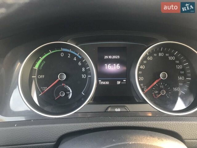 Серый Фольксваген e-Golf, объемом двигателя 0 л и пробегом 135 тыс. км за 13200 $, фото 6 на Automoto.ua
