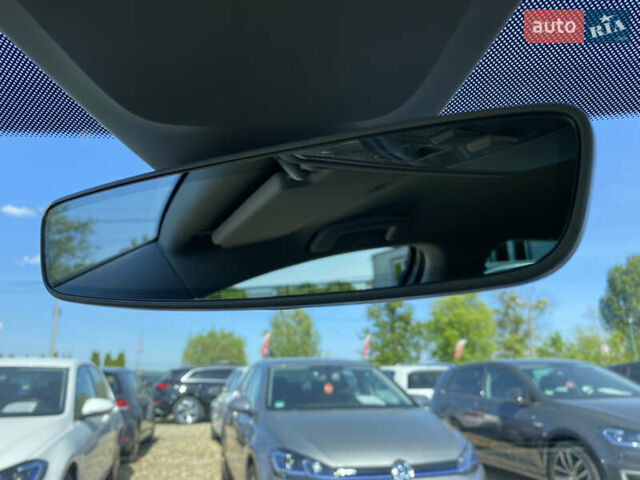 Серый Фольксваген e-Golf, объемом двигателя 0 л и пробегом 130 тыс. км за 13800 $, фото 18 на Automoto.ua