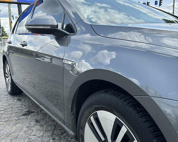 Серый Фольксваген e-Golf, объемом двигателя 0 л и пробегом 86 тыс. км за 13500 $, фото 9 на Automoto.ua