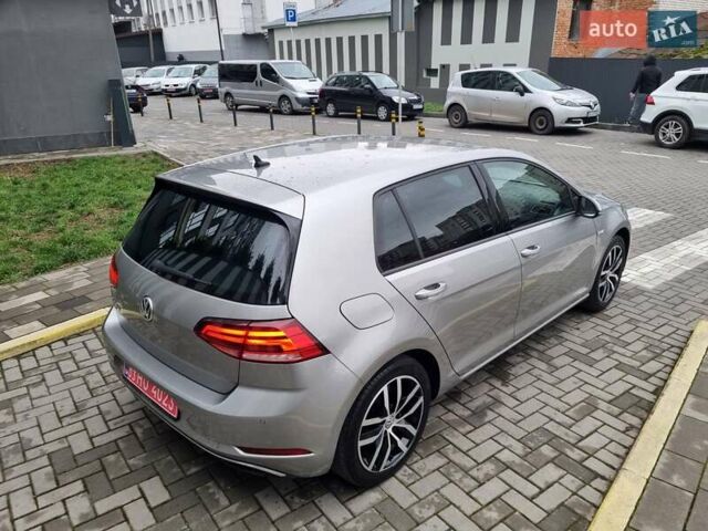 Серый Фольксваген e-Golf, объемом двигателя 0 л и пробегом 95 тыс. км за 12450 $, фото 30 на Automoto.ua