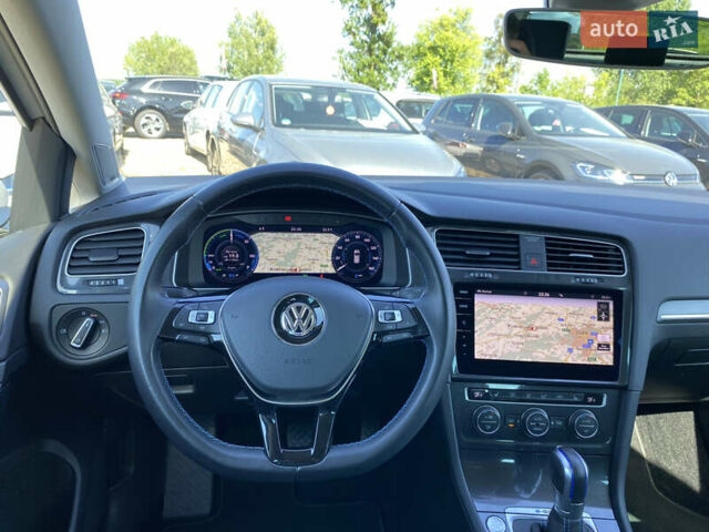 Серый Фольксваген e-Golf, объемом двигателя 0 л и пробегом 130 тыс. км за 13800 $, фото 15 на Automoto.ua