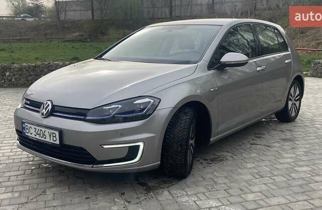 Серый Фольксваген e-Golf, объемом двигателя 0 л и пробегом 80 тыс. км за 16400 $, фото 1 на Automoto.ua