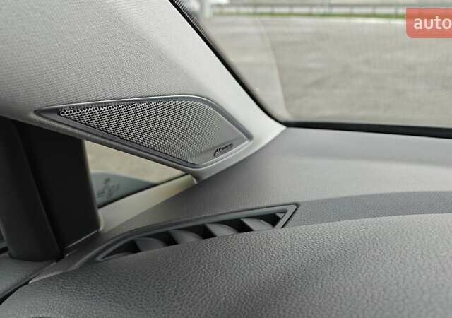 Серый Фольксваген e-Golf, объемом двигателя 0 л и пробегом 262 тыс. км за 13500 $, фото 10 на Automoto.ua