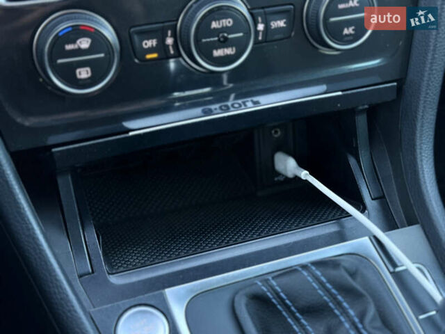 Сірий Фольксваген e-Golf, об'ємом двигуна 0 л та пробігом 112 тис. км за 15900 $, фото 84 на Automoto.ua